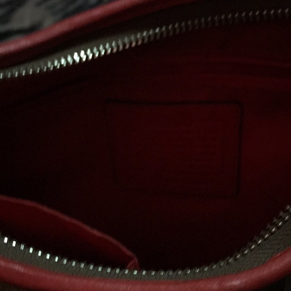 Coach - Picture 3 of 4